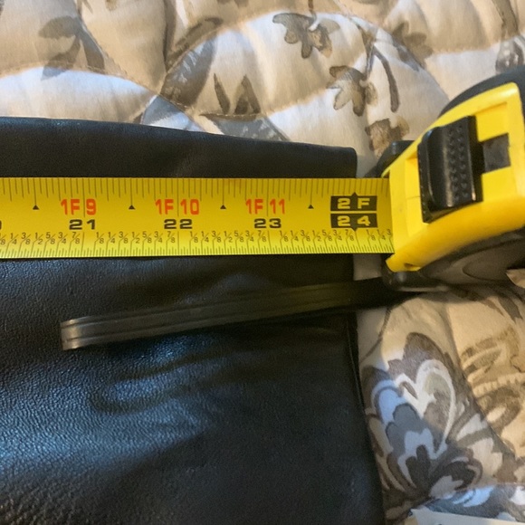 Gorgeous black leather jacket. - Picture 7 of 7